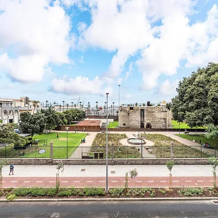 In Palmas De Gran Canaria * Las Palmas de Gran Canaria